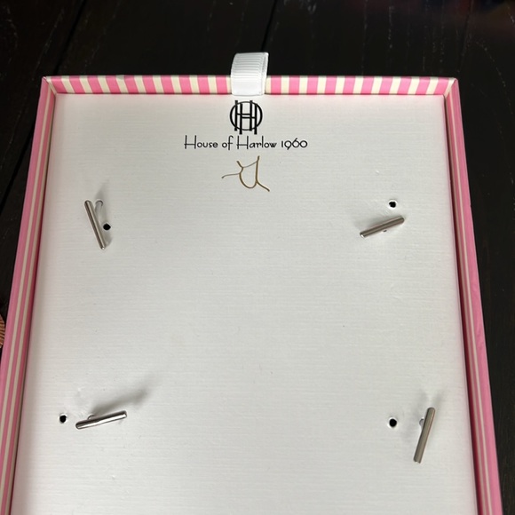 House of Harlow Gold Shell Necklace - Picture 8 of 9